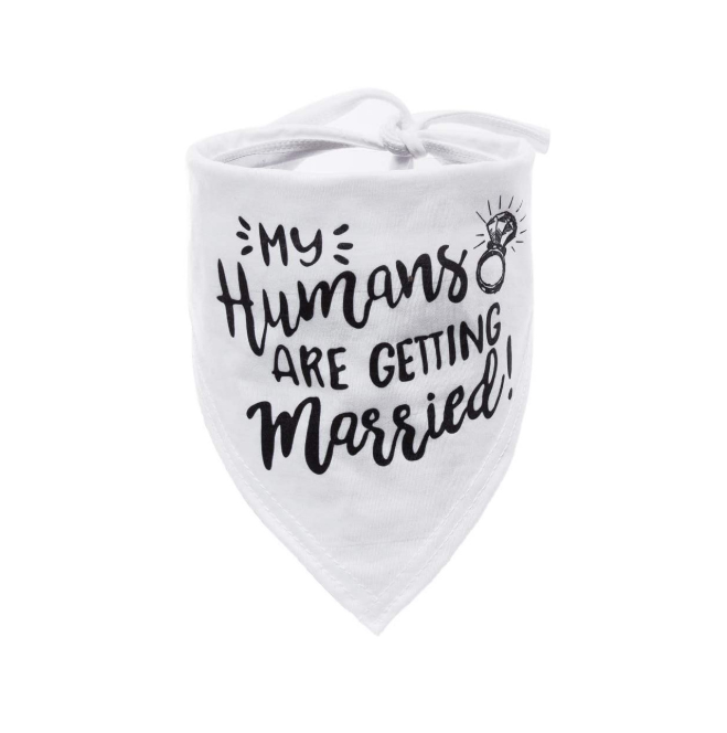 Pet bandana for dogs and cats with message: my humans are getting married.